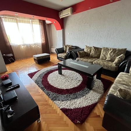 Mickitos Mm Apartment Skopje Buitenkant foto
