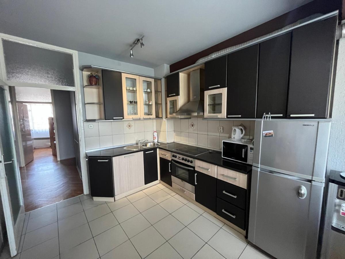 Mickitos Mm Apartment Skopje Buitenkant foto