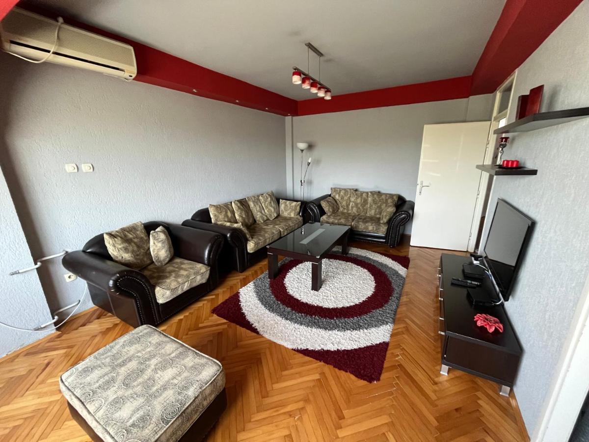 Mickitos Mm Apartment Skopje Buitenkant foto